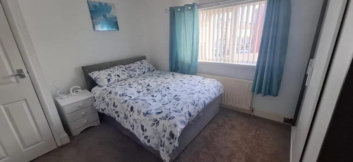 Modern 3 Bedroom 2 Bathroom Free Wifi Central Location Middlesbrough