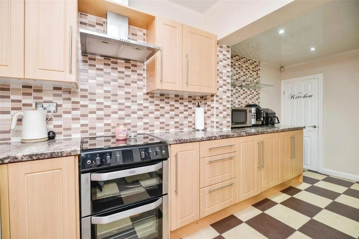 Modern 3 Bedroom 2 Bathroom Free Wifi Central Location Middlesbrough 0*,  Storbritannien